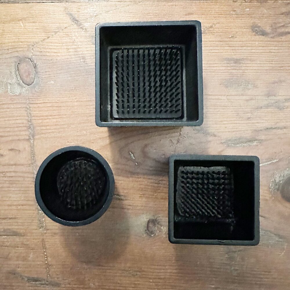Two's Company 2" Black Square Cast Iron Flower Frog Kansans for Ikebana NWT - Picture 2 of 5